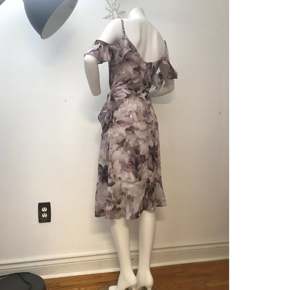 Le Chateau PLUS SIZE Flowy Chiffon Lavender Purple White Ruffle Dress Floral NWT - Picture 8 of 13